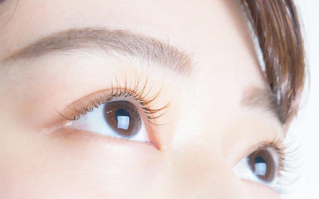 まつ毛エクステンション